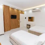 Aparthotel Sea La Vie By Anna 4*