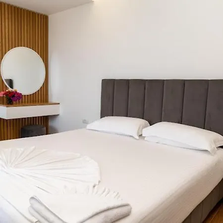 Aparthotel Sea La Vie By Anna *