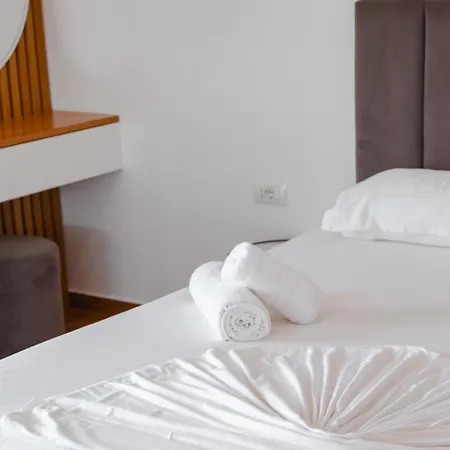 Aparthotel Sea La Vie By Anna *