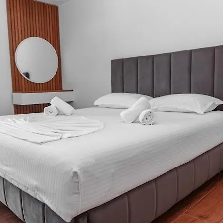 Aparthotel Sea La Vie By Anna *